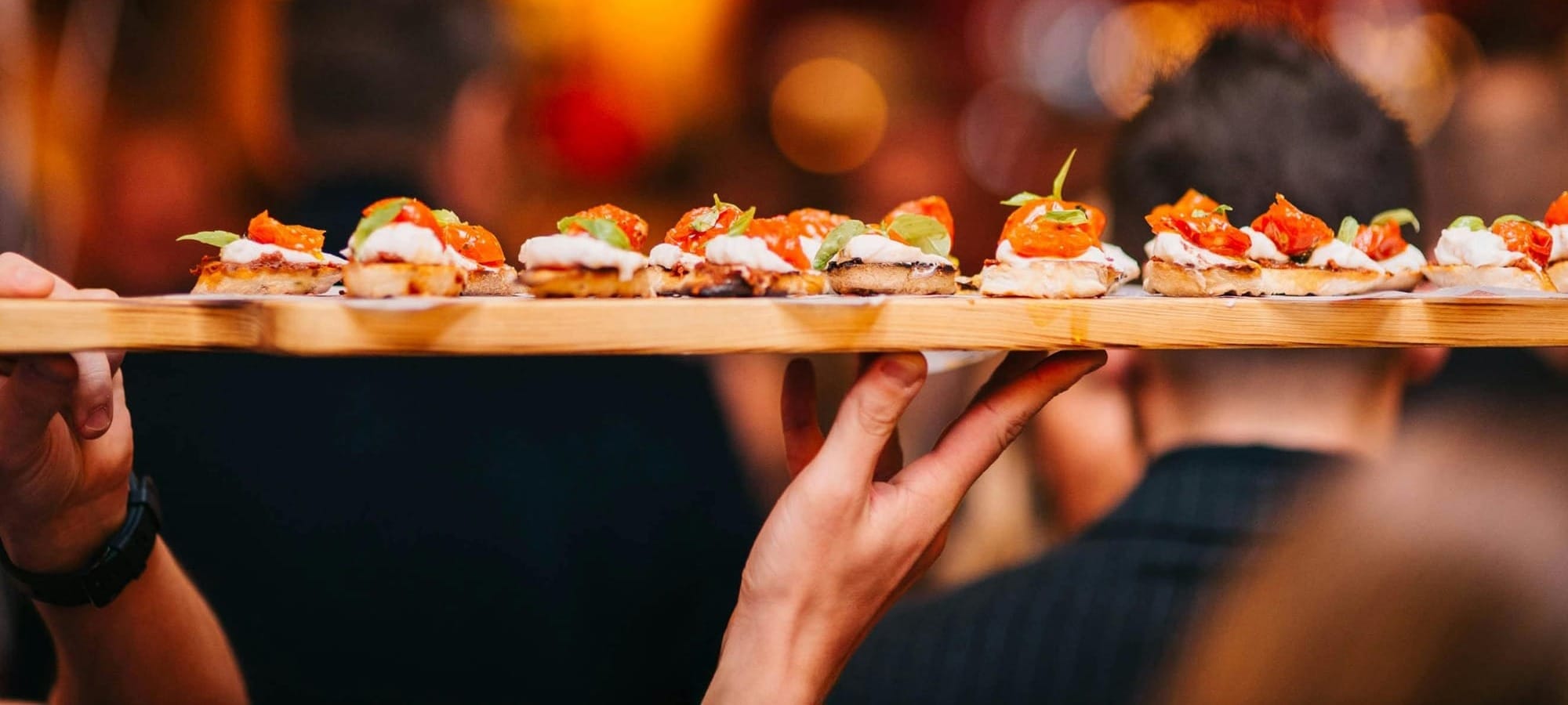 Serveurs en extra : l’arme secrète des hôtels/restaurants